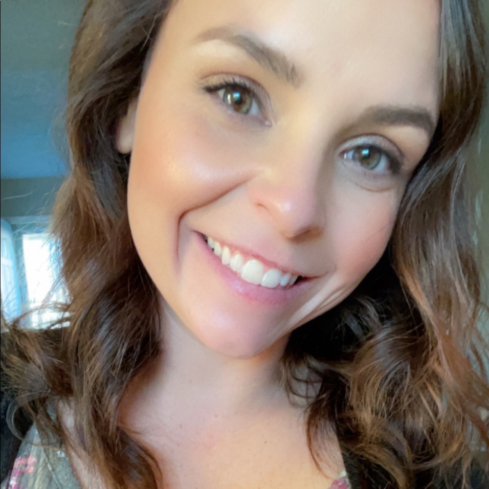 Meet your Posher, Nicole